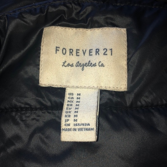 Light Weight Puffer Jacket - Picture 2 of 2